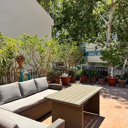 Three Gems Center - Eaw Homes Apartamento *