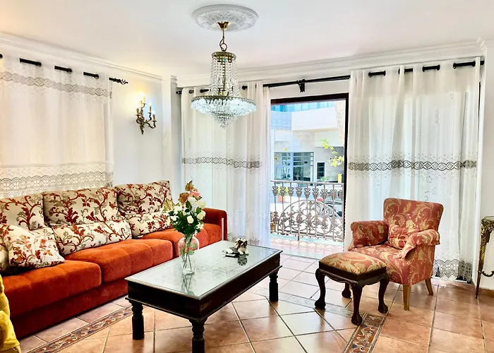 Three Gems Center - Eaw Homes Marbella