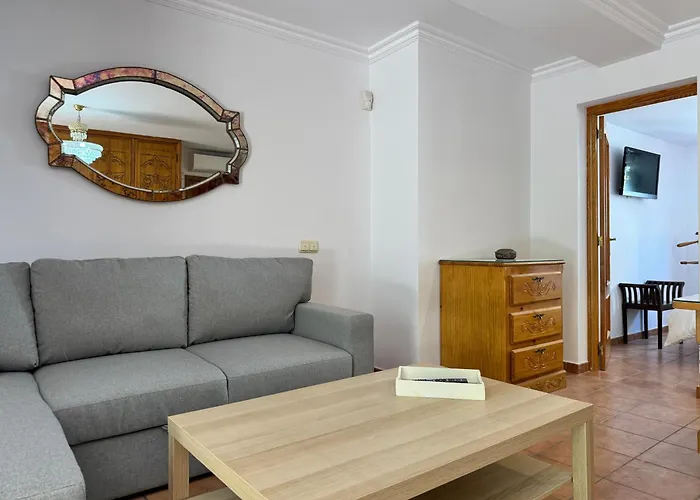 Three Gems Center - Eaw Homes * Marbella