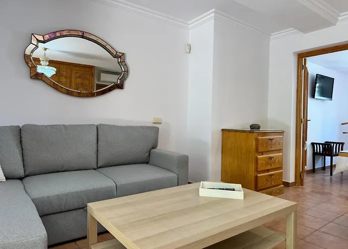 Three Gems Center - Eaw Homes *