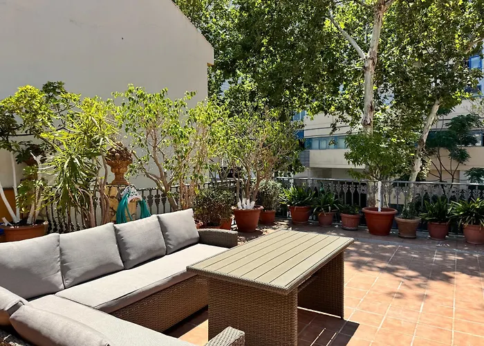 Three Gems Center - Eaw Homes Appartamento *