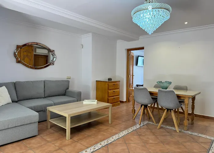 Three Gems Center - Eaw Homes Marbella