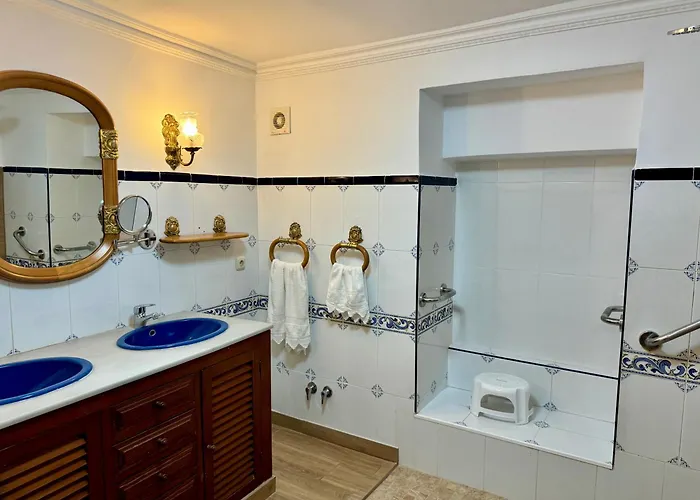 Three Gems Center - Eaw Homes Appartamento Marbella