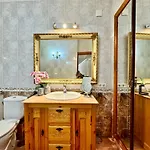 Three Gems Center - Eaw Homes Διαμέρισμα