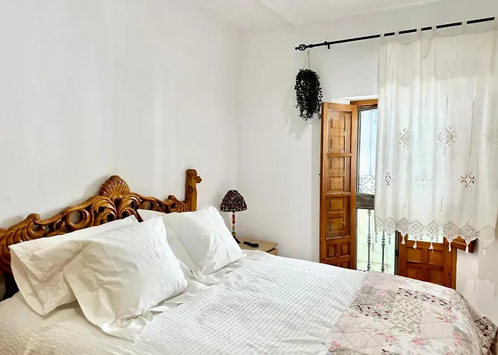 Three Gems Center - Eaw Homes דירה