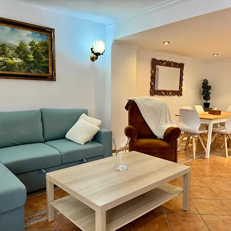 Three Gems Center - Eaw Homes * Marbella