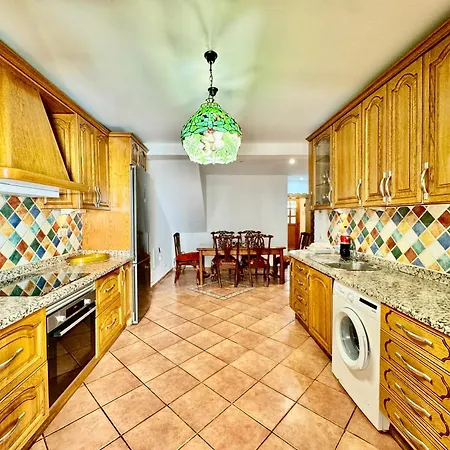 Three Gems Center - Eaw Homes Apartment